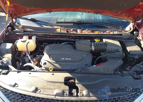 2017 Chrysler Pacifica Touring-L z USA, uszkodzony, nr VIN 2C4RC1BG6HR613742